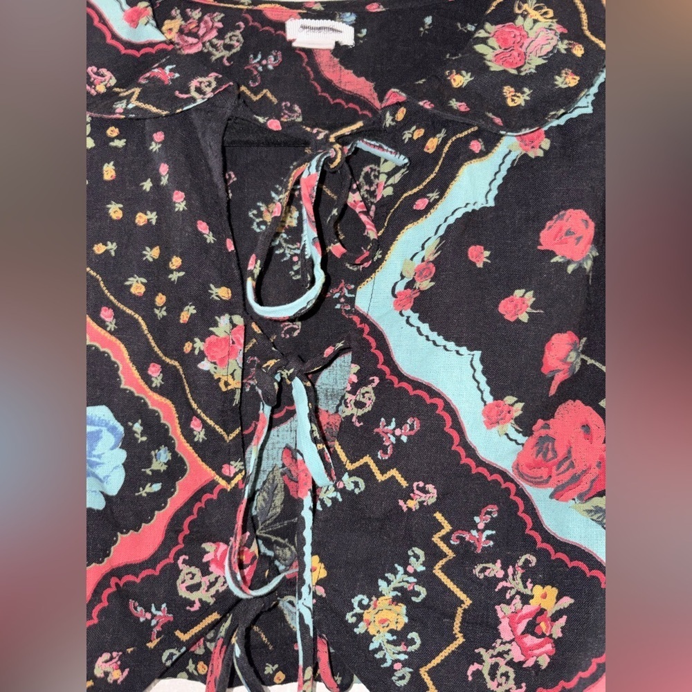 Urban Outfitters Blue Kimchi Floral Tie-Front Crop Top - Black and Blue Size XS - Picture 4 of 6